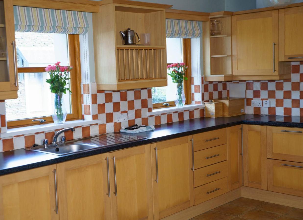 Dingle Courtyard Holiday Homes 3 Bed By Trident Holiday Homes Exterior photo