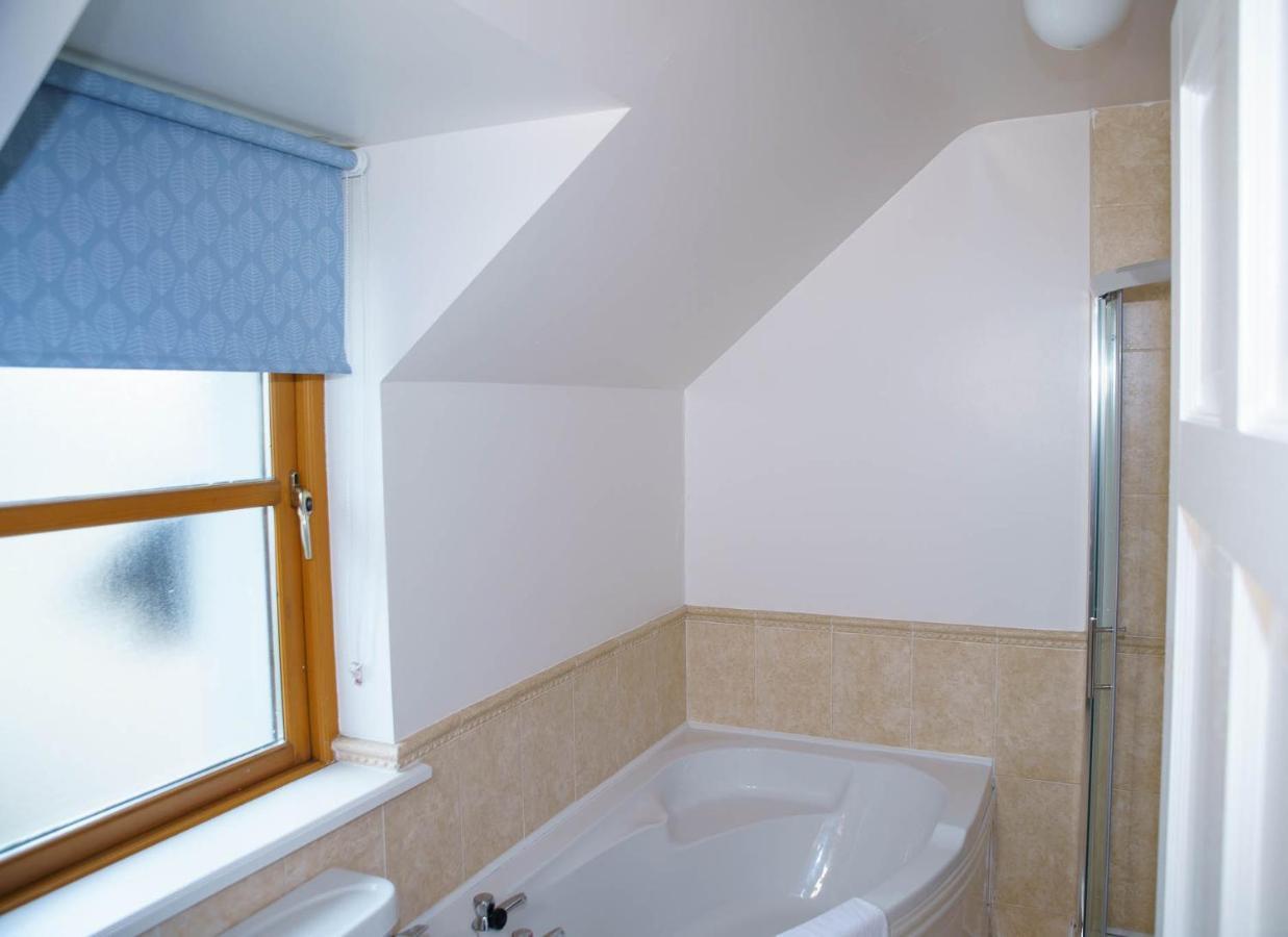 Dingle Courtyard Holiday Homes 3 Bed By Trident Holiday Homes Exterior photo